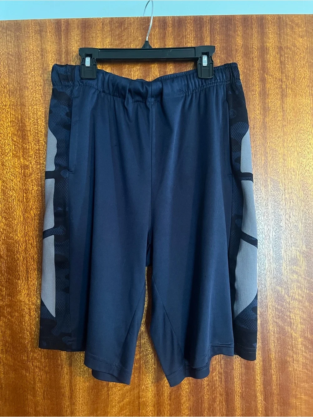 tek gear Men’s Navy Athletic Shorts with Gray Side Panels